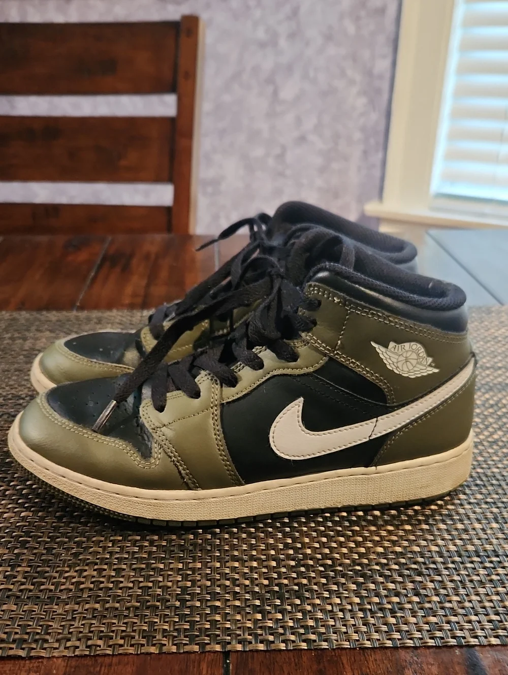 Air Jordan 1 Mid-Top Sneakers in Olive Green and Black, Size 6Y